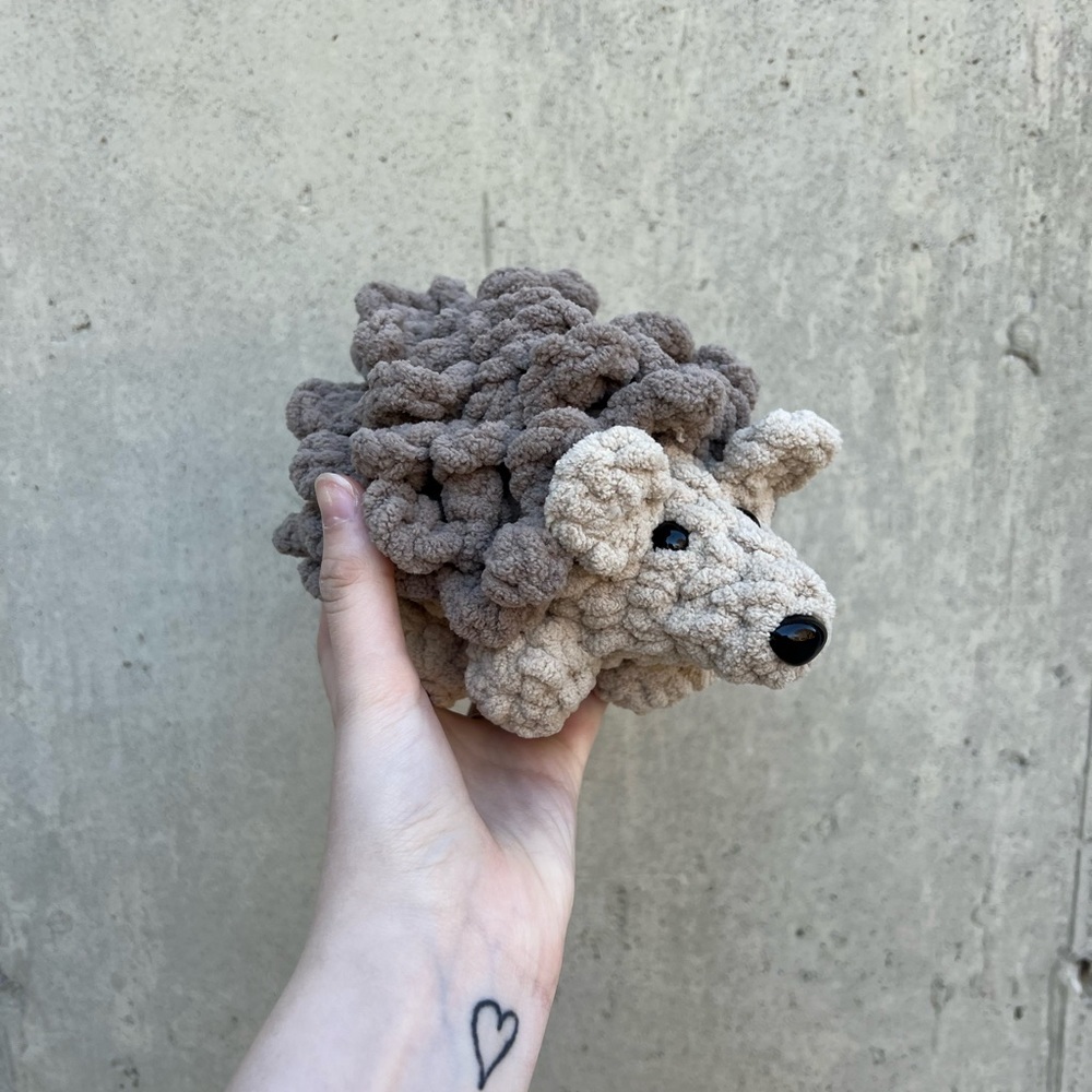 Three hearts and a Hedgehog. Handmade (crochet). Comes from a smoke free home - Picture 5 of 6